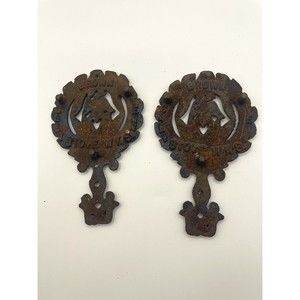 Vintage Cast Iron Trivet Footed American Patriotic Eagle Heart